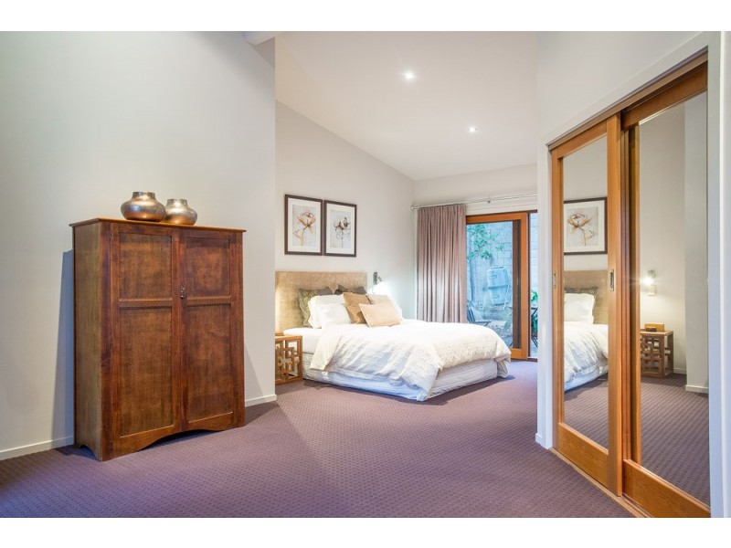 25 Flynn Street, Holland Park West QLD 4121