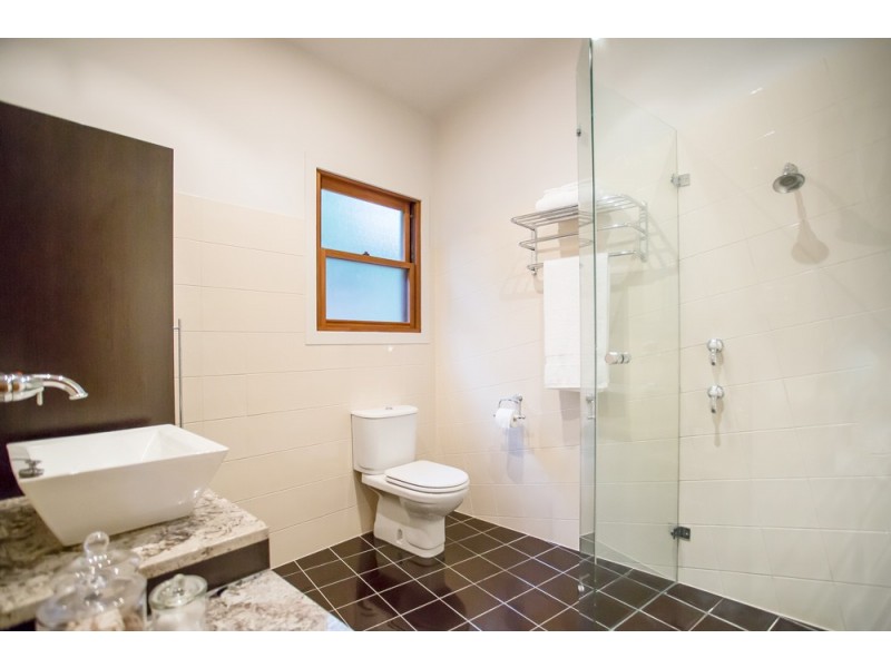 25 Flynn Street, Holland Park West QLD 4121