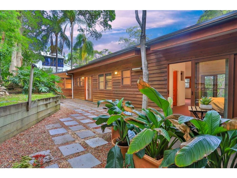 25 Flynn Street, Holland Park West QLD 4121