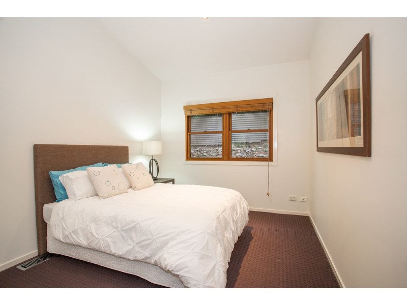 25 Flynn Street, Holland Park West QLD 4121