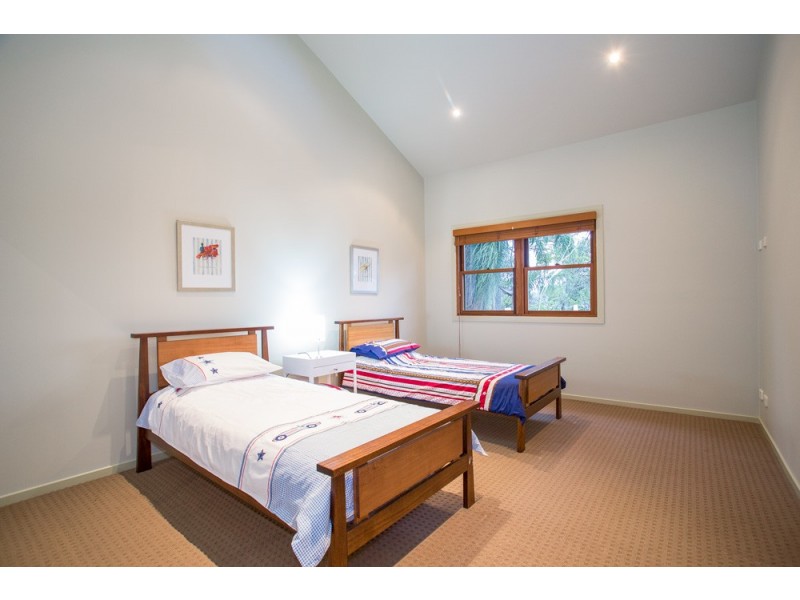 25 Flynn Street, Holland Park West QLD 4121