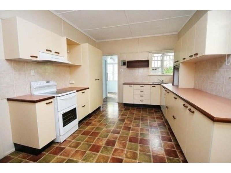 30 Broadmere Street, Annerley QLD 4103