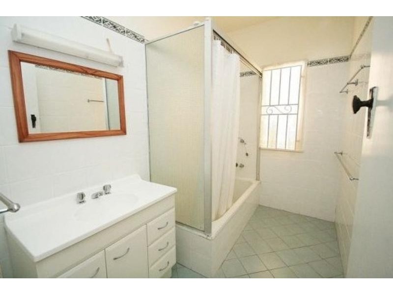 30 Broadmere Street, Annerley QLD 4103