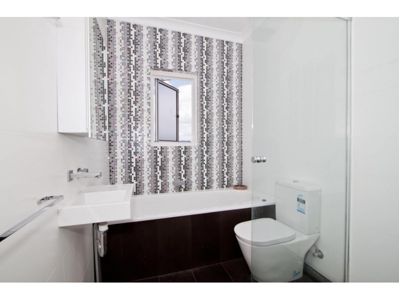 8/13 Dorchester Street, Highgate Hill QLD 4101