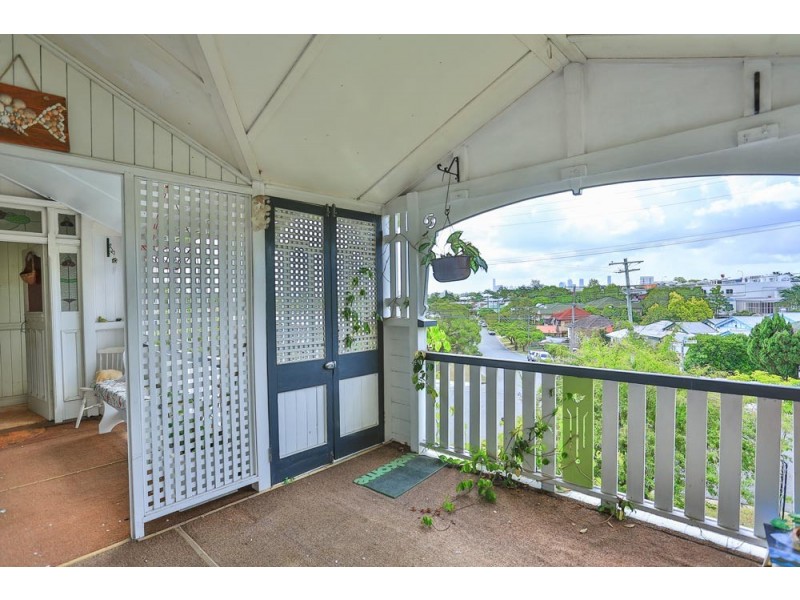 18 Ridge Street, Greenslopes QLD 4120