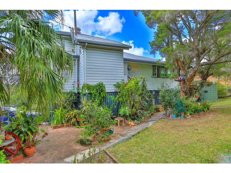 18 Ridge Street, Greenslopes QLD 4120