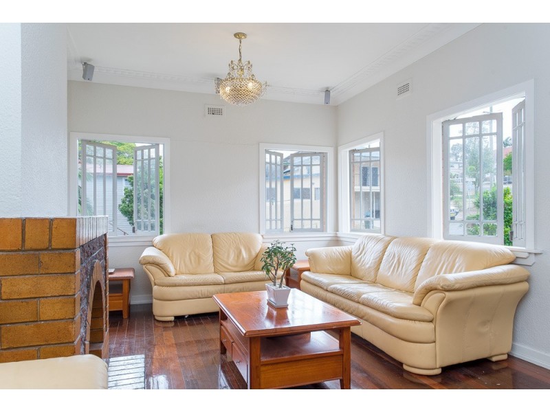 40 Crutchley Street, Fairfield QLD 4103