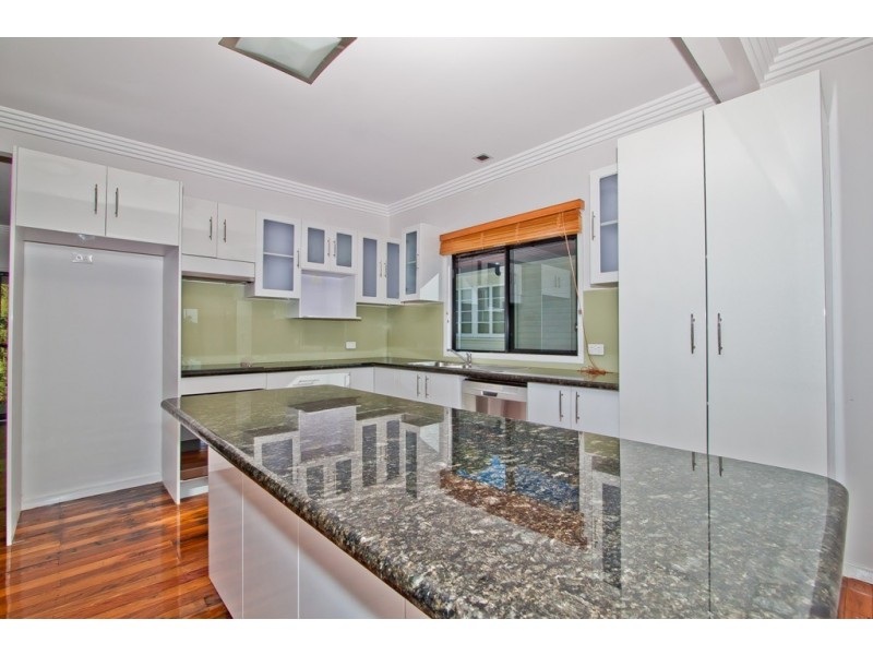 9 Snowden Street, Tarragindi QLD 4121