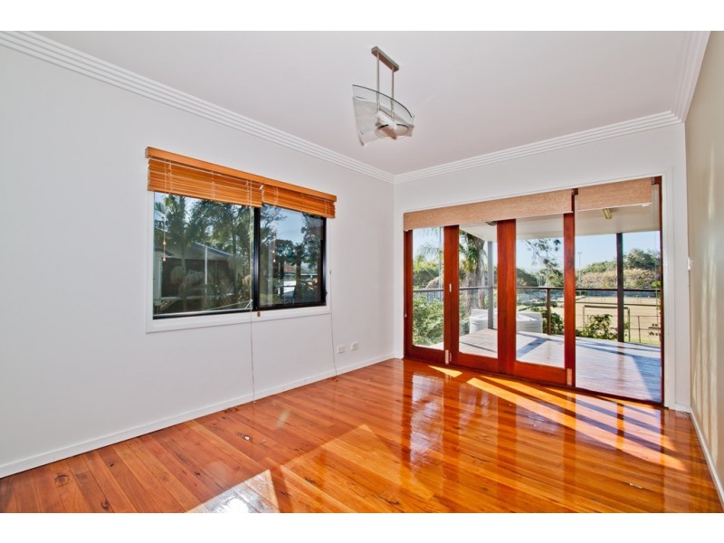 9 Snowden Street, Tarragindi QLD 4121