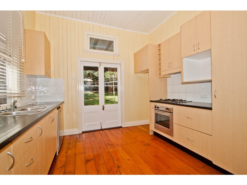 15 Deighton Road, Dutton Park QLD 4102