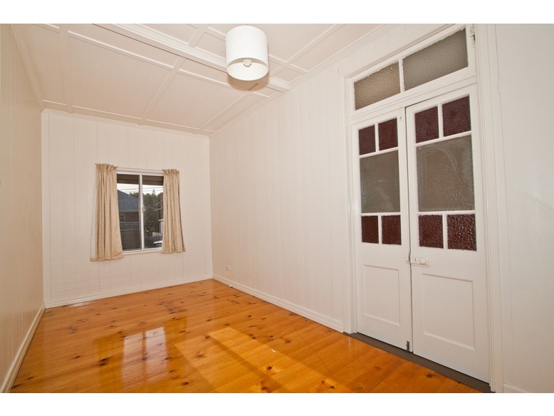 38 Pear Street, Greenslopes QLD 4120