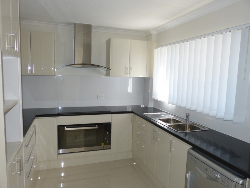 2/42 Eighth Avenue, Coorparoo QLD 4151