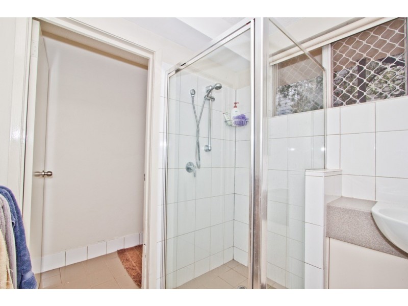 1/42 William Parade, Fairfield QLD 4103