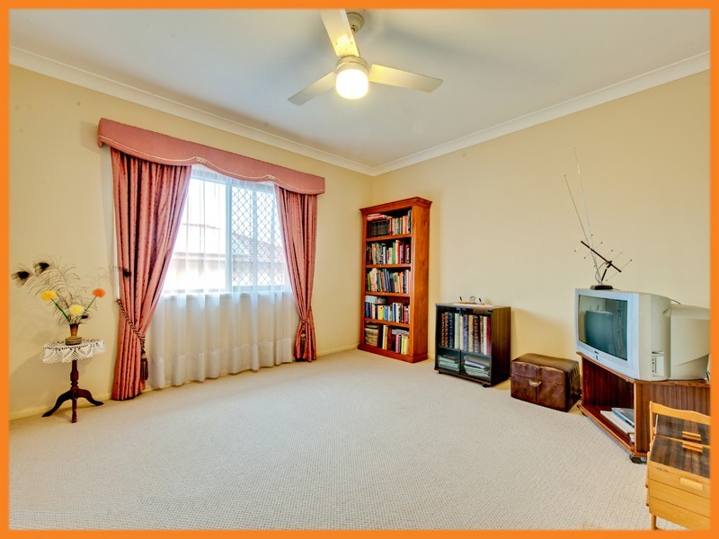 45 White Cedar Circuit, Stretton QLD 4116