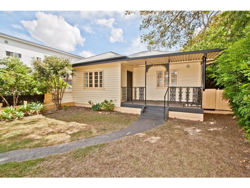 9 Stimpson Street, Fairfield QLD 4103