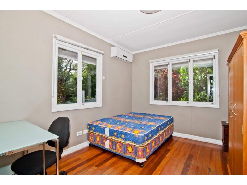 2 School Road, Yeronga QLD 4104