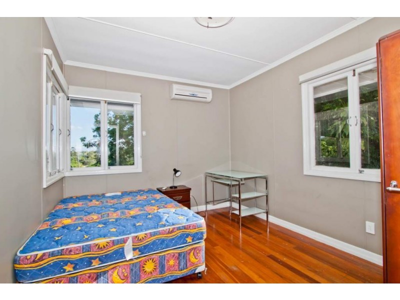 2 School Road, Yeronga QLD 4104