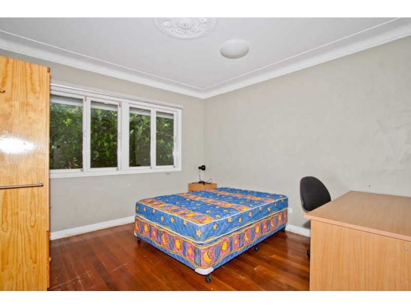 2 School Road, Yeronga QLD 4104