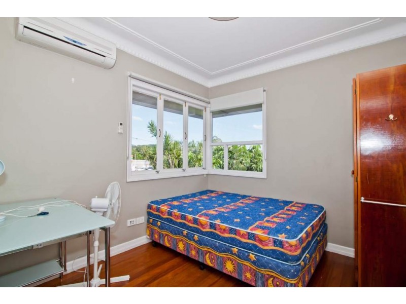 2 School Road, Yeronga QLD 4104