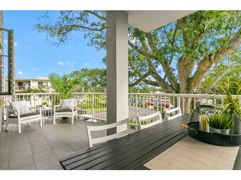 2/12 Lake Street, Yeronga QLD 4104