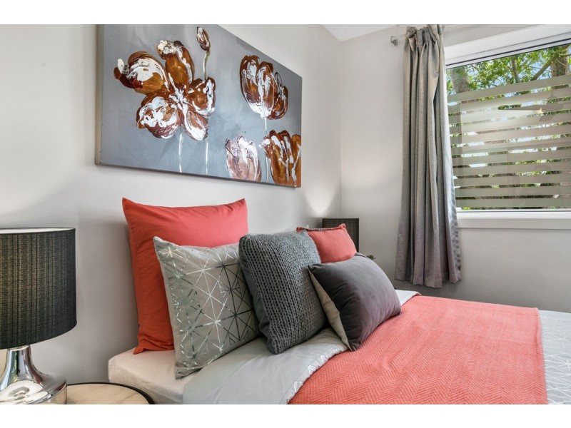 2/12 Lake Street, Yeronga QLD 4104