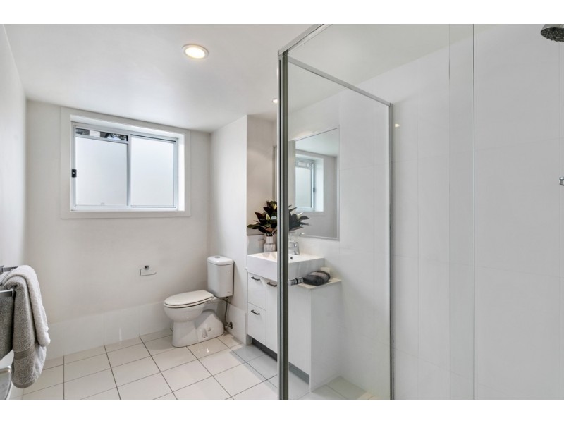 2/12 Lake Street, Yeronga QLD 4104