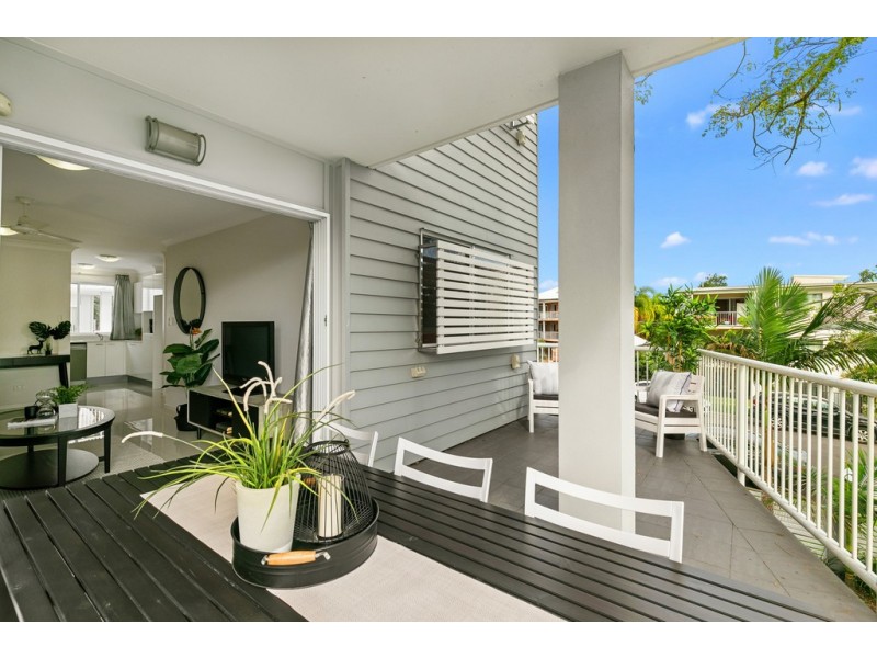 2/12 Lake Street, Yeronga QLD 4104