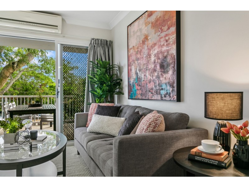 2/12 Lake Street, Yeronga QLD 4104