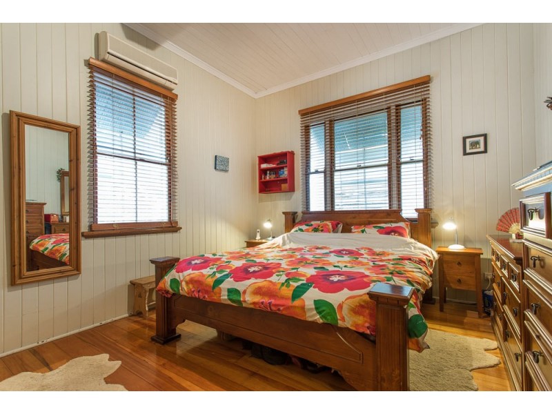 25 Arras Street, Yeronga QLD 4104