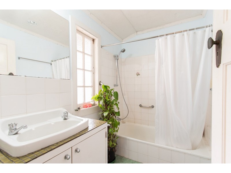 25 Arras Street, Yeronga QLD 4104