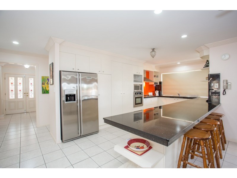 72 Sunflower Crescent, Calamvale QLD 4116