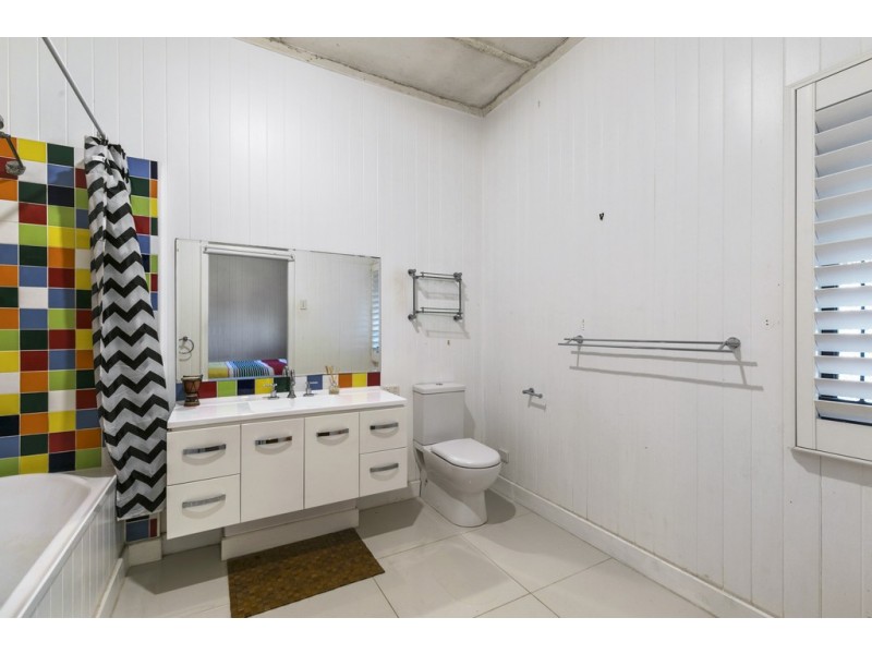 44 Brassey Street, Fairfield QLD 4103