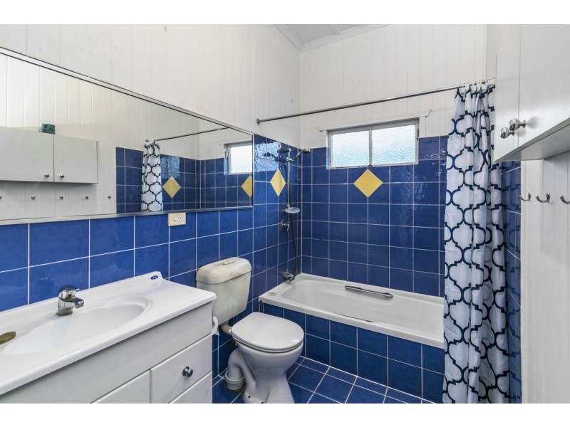 44 Brassey Street, Fairfield QLD 4103