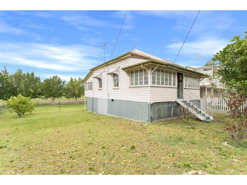 62 Baron Street, Greenslopes QLD 4120