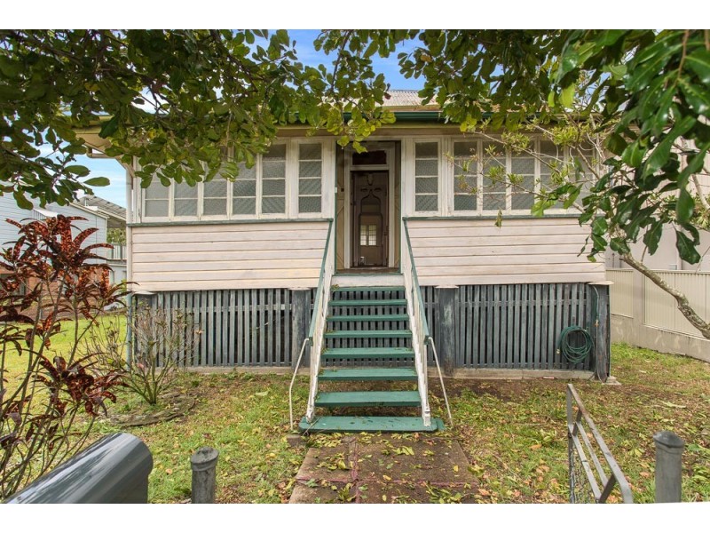 62 Baron Street, Greenslopes QLD 4120