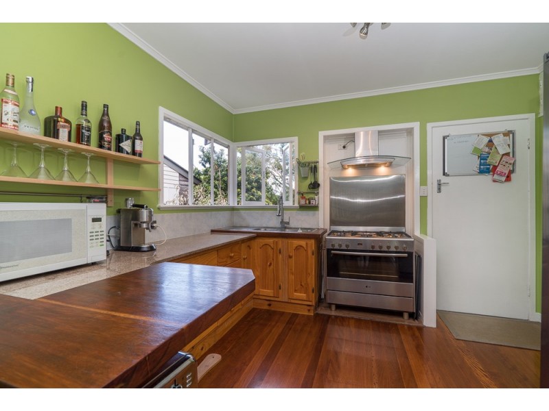 82 King Arthur Terrace, Tennyson QLD 4105