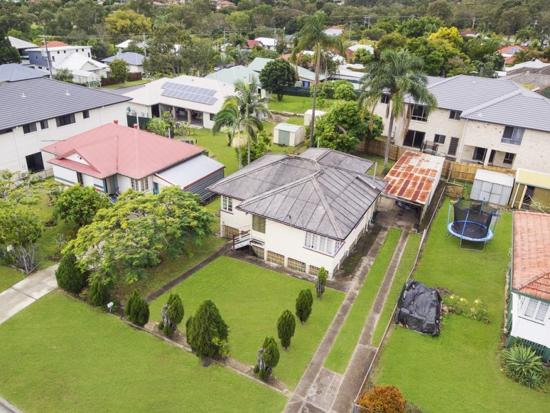 18 Beechcroft Street, Coopers Plains QLD 4108