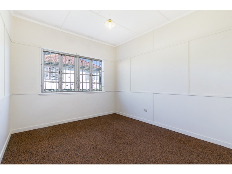 18 Beechcroft Street, Coopers Plains QLD 4108