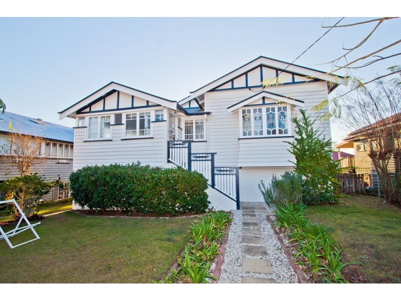 11 Sarah Street, Annerley QLD 4103