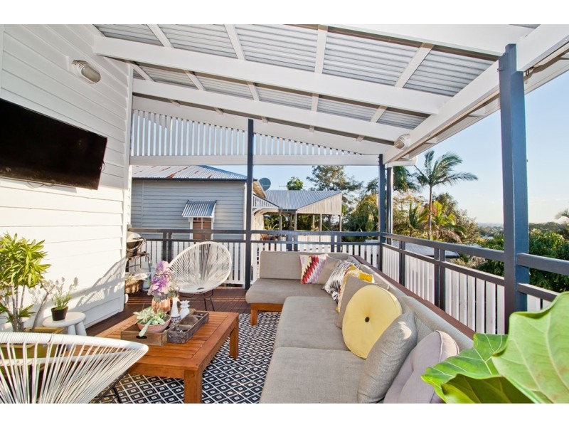 11 Sarah Street, Annerley QLD 4103