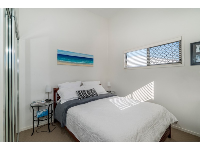 2/16 Broadmere Street, Annerley QLD 4103