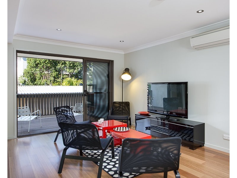 2/11 Norman Street, Annerley QLD 4103