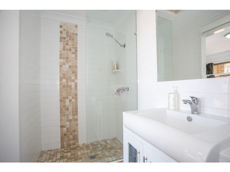 1/8 Longlands Street, East Brisbane QLD 4169