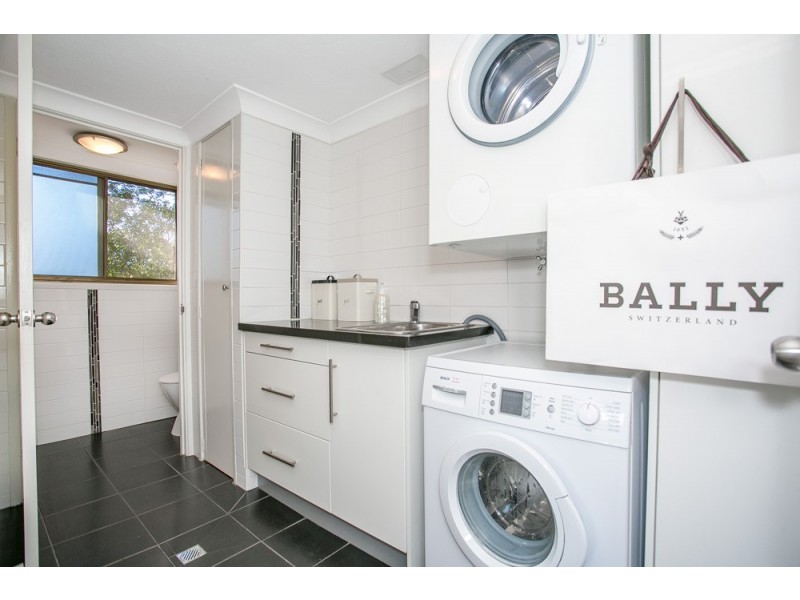 1/8 Longlands Street, East Brisbane QLD 4169