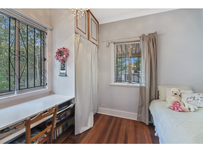 2 Brisbane Corso, Fairfield QLD 4103