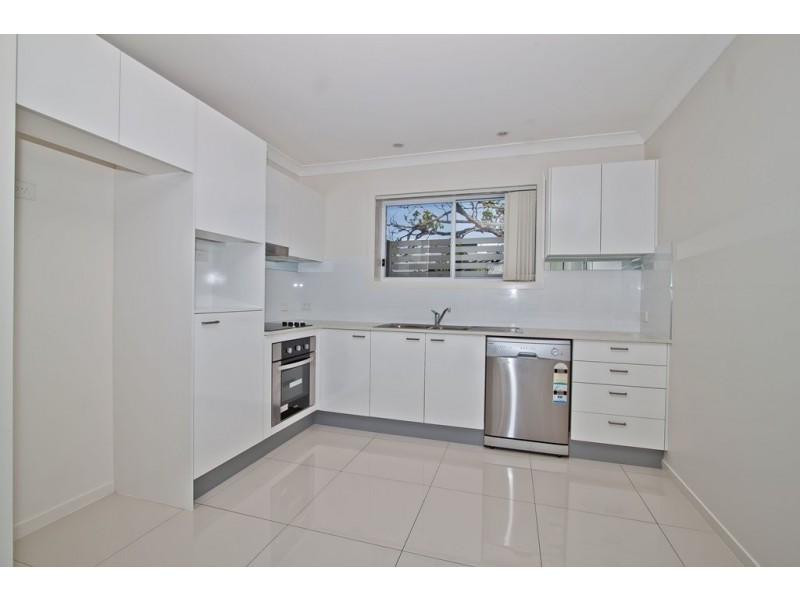 11/12 Lake Street, Yeronga QLD 4104