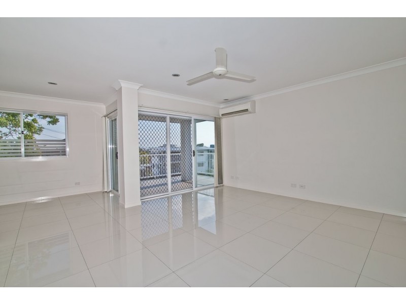 11/12 Lake Street, Yeronga QLD 4104