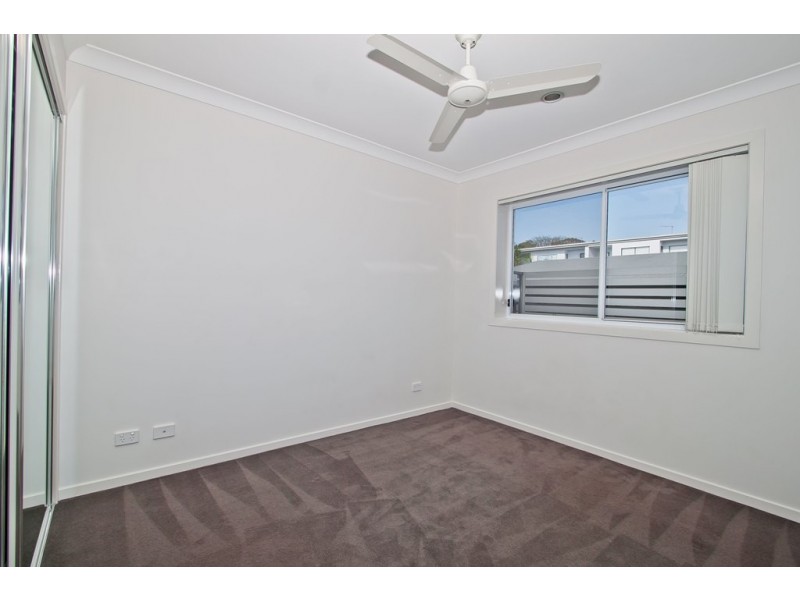 11/12 Lake Street, Yeronga QLD 4104
