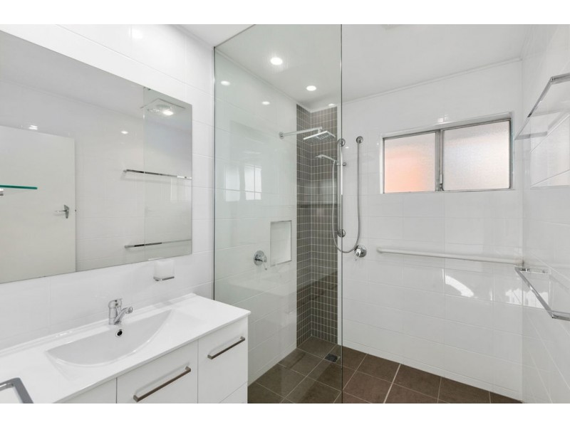 98 Hammersmith Street, Coopers Plains QLD 4108