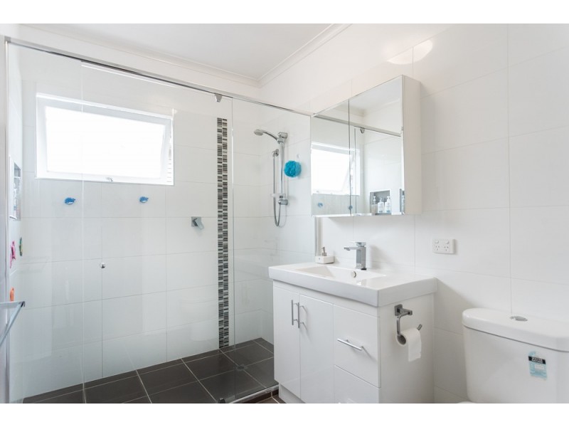 77 Holland Road, Holland Park QLD 4121